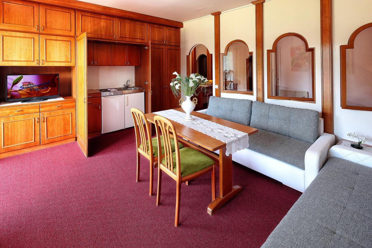 Strandhotel Orchidee Sankt Kanzian am Klopeiner See Bilik gambar